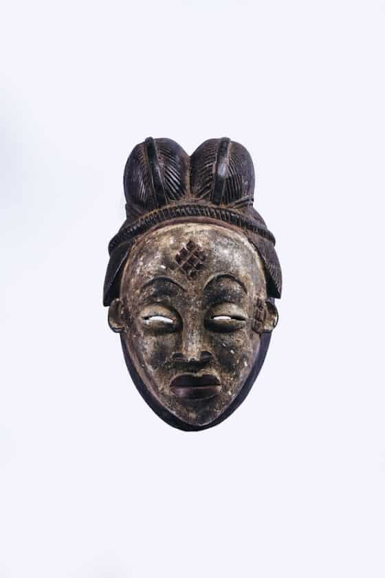 Face Mask Sculpture - Image 1
